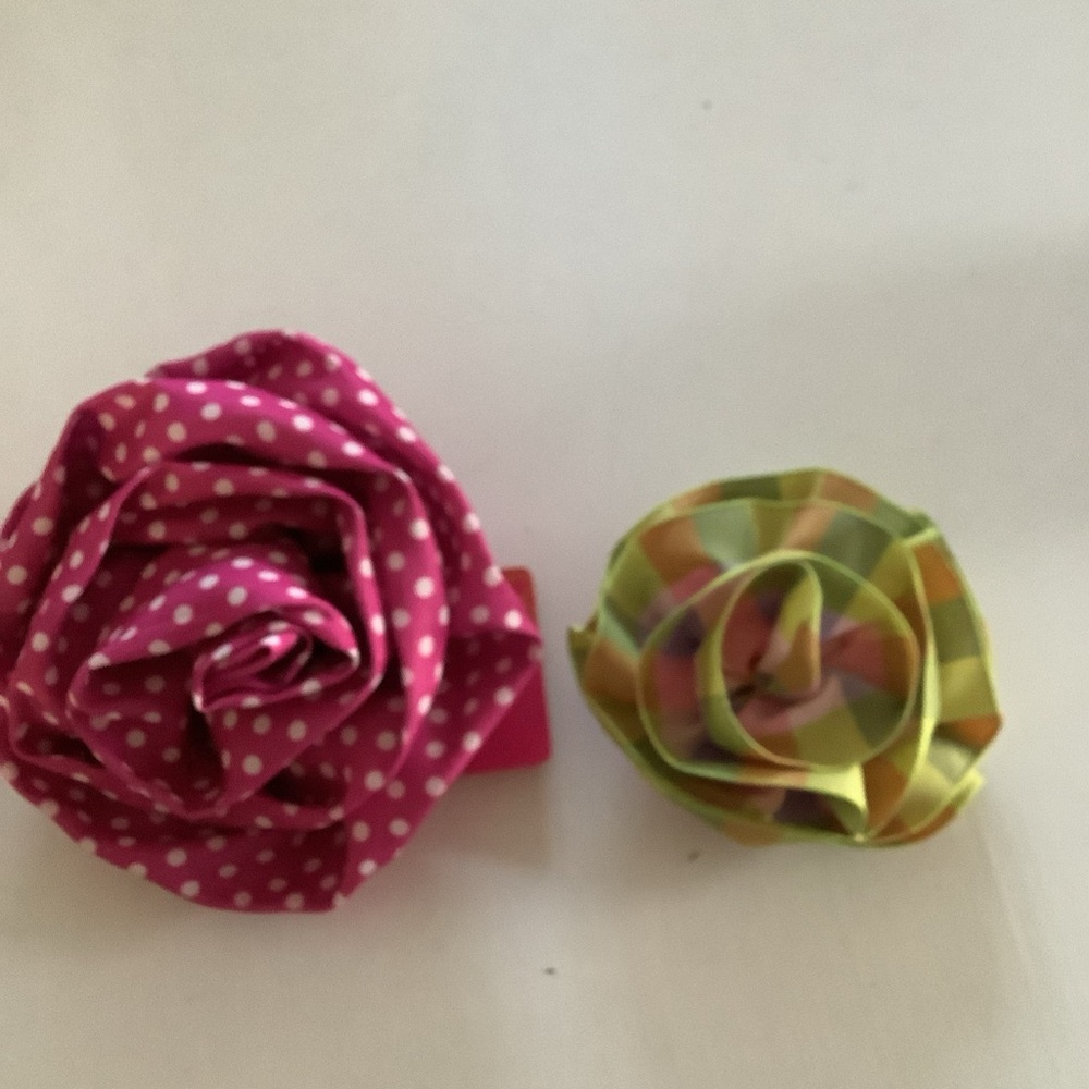Lotbof 2 Flower Pin Brooches